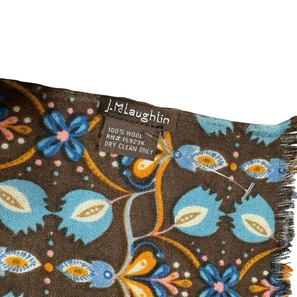 New J. McLaughlin 100% Wool Rectangle Scarf Wrap 30'' x 68'' - Picture 7 of 7